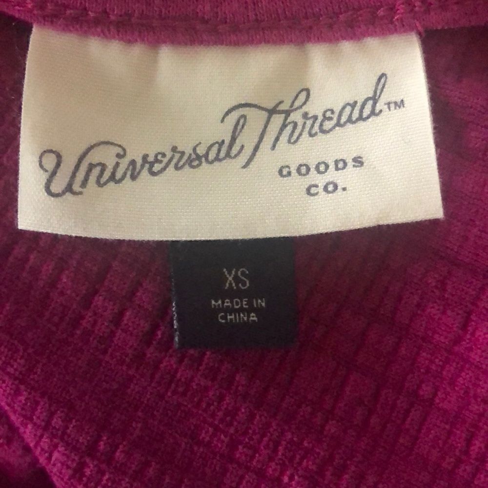 Universal Threads Top   - Picture 7 of 7